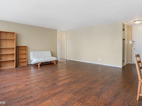 3rd image of 1450 E 55th St #529S