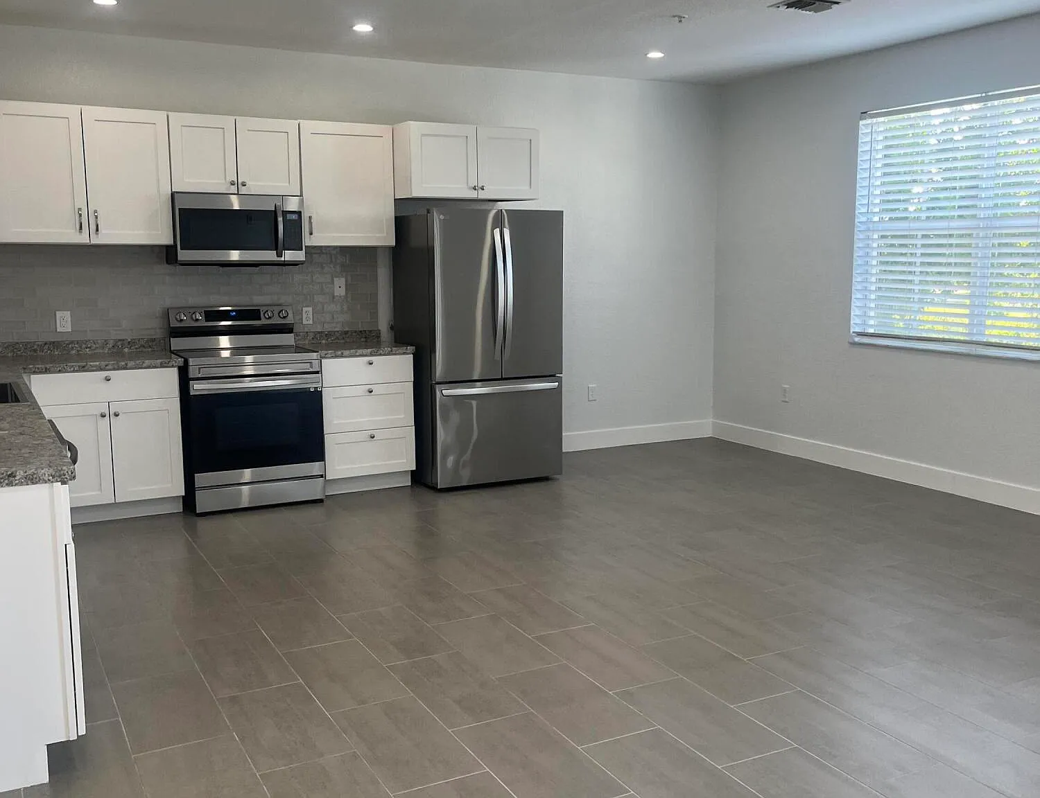 2 bed, 2.5 bath, 1282 sqft, $2,300 — Photo 4