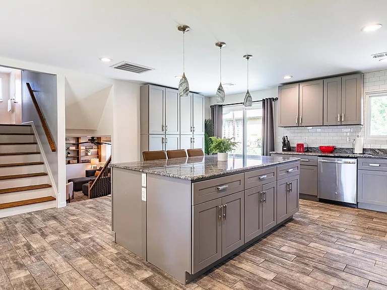 8743 Leslie Dr — Photo 6