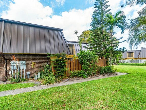4th image of 3606 Silver Lace Lane #39