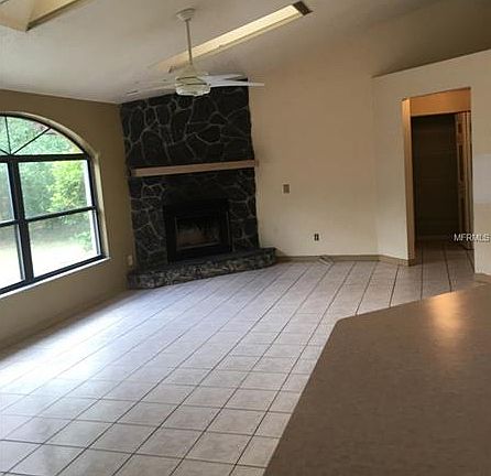 5th image of 593 Chestnut Ave