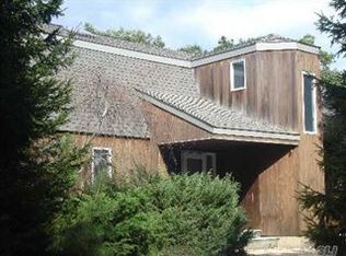 11 Van Scoys Path W, East Hampton, NY 11937