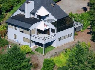 210 Island Blvd, Fox Island, WA 98333