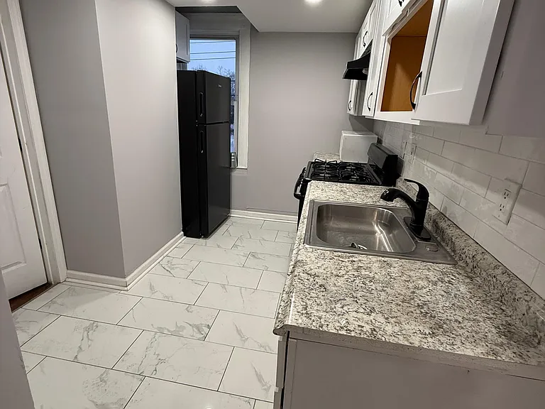50 Daisy St #2 — Photo 2