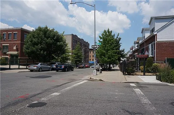 Rented by Avenue Sotheby's International Realty | media 22