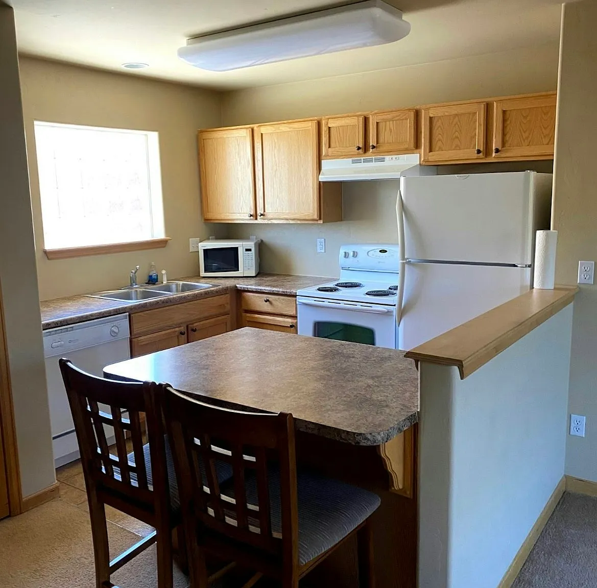 395 Greenhorn Ave, Unit B — Photo 4