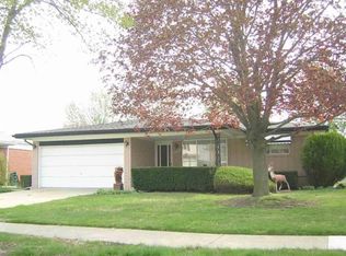 37696 Adrian Dr, Sterling Heights, MI 48310