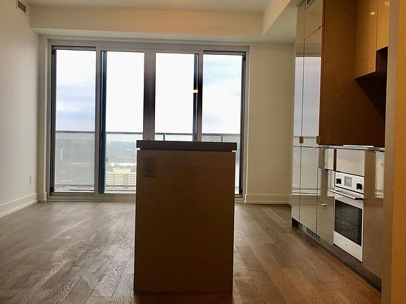 5th image of 7 Grenville St #4808