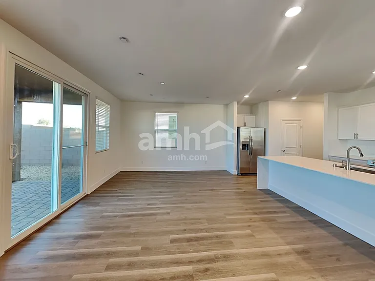 5734 Las Vegas Creek St — Photo 5