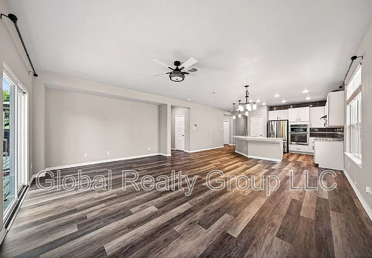4610 Sebastian Oak — Photo 25