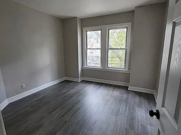 4th image of 136 Shepard Ave #5A