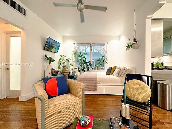 2nd image of 1751 James Ave APT 106