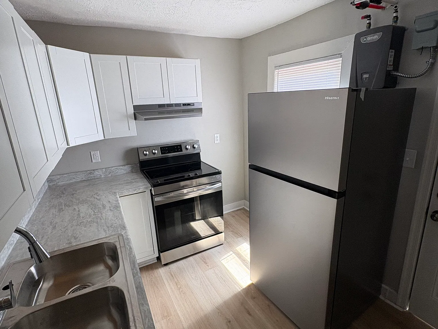 2 bed, 900 sqft, $1,295 — Photo 2