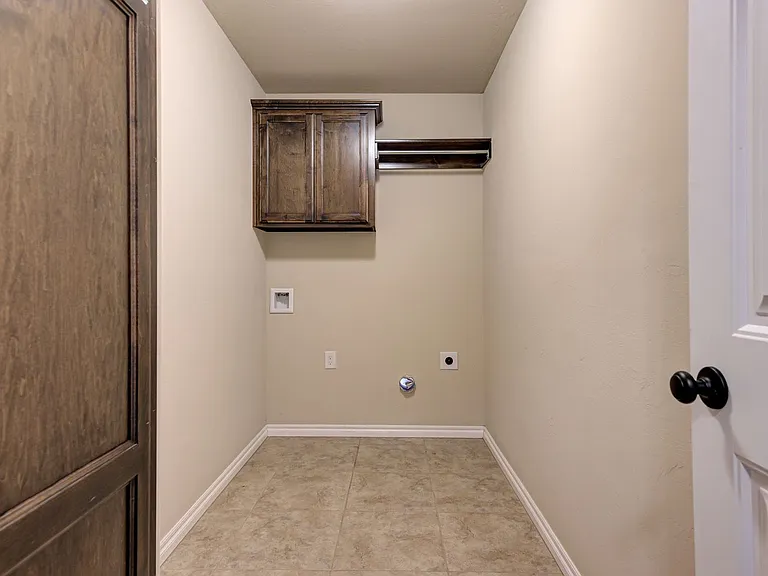 915 Lazywood Dr — Photo 30