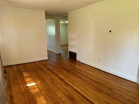 4th image of 4068 Franklin St