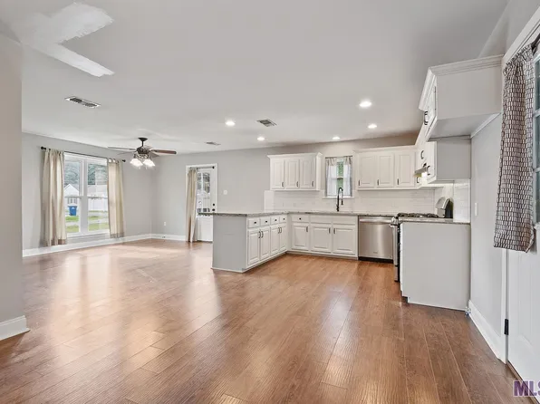 744 Maryland Ave, Port Allen, LA 70767