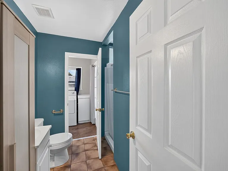 1201 W Baker Ave — Photo 38
