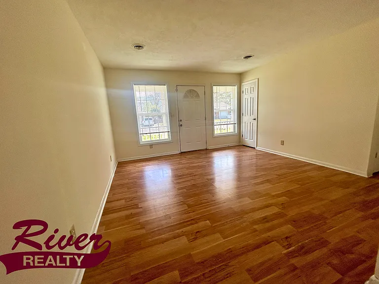 3211 Kevin Dr — Photo 5