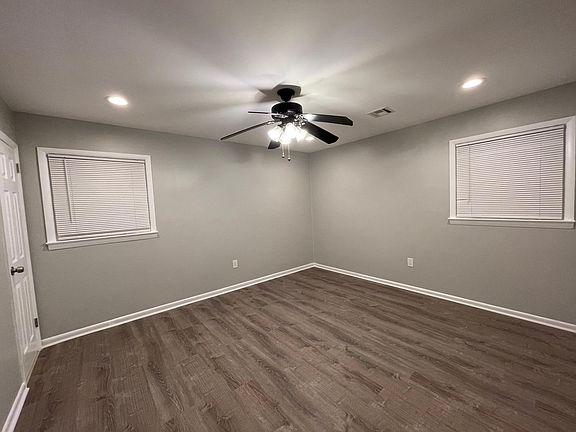 4th image of 22 Lagoon Dr W