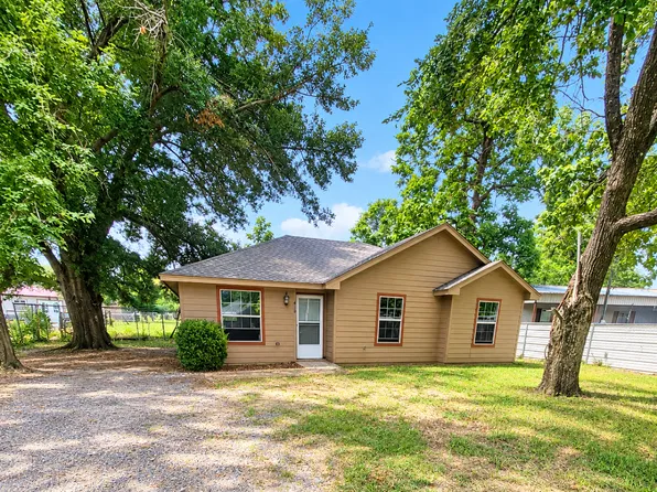 410 Elm St, Collinsville, TX 76233