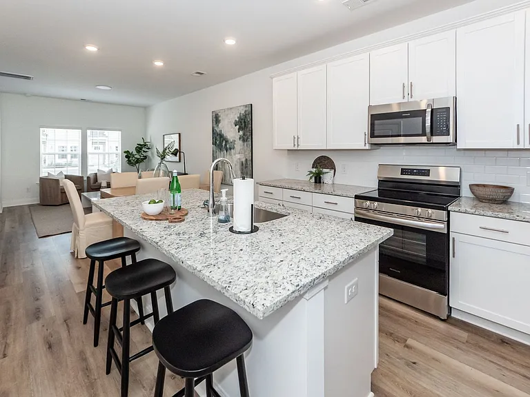 302 Twin Rivers Dr — Photo 17