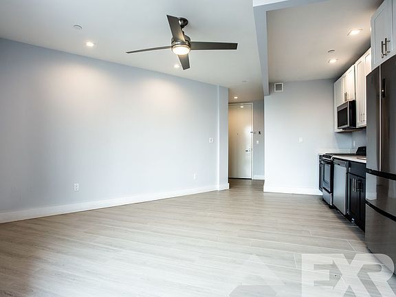 3rd image of 975 Liberty Ave #4F
