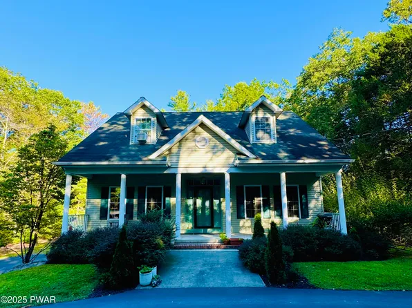 46 Fawn Ridge Dr, Hawley, PA 18428