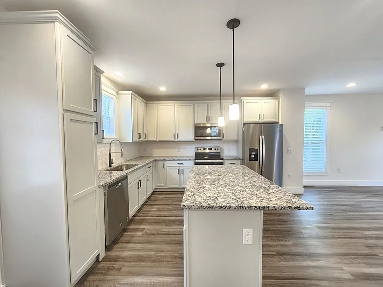 1128 Blueview Dr — Photo 8