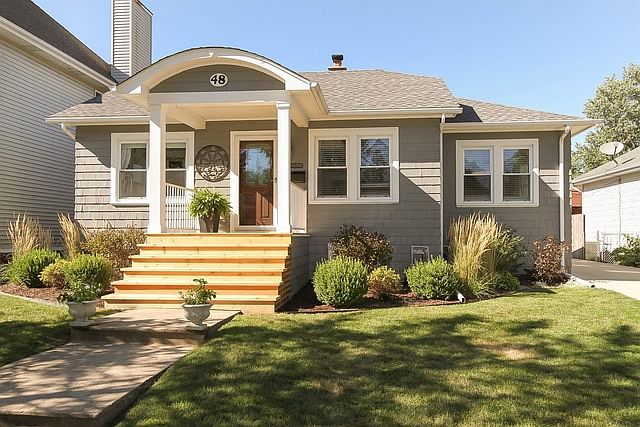 1st image of 48 W Glenlake Ave