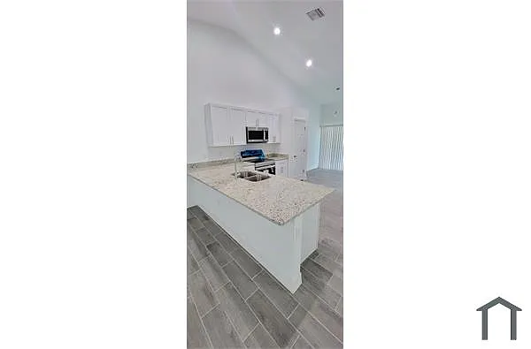 Building Photo - 4749 27th St SW