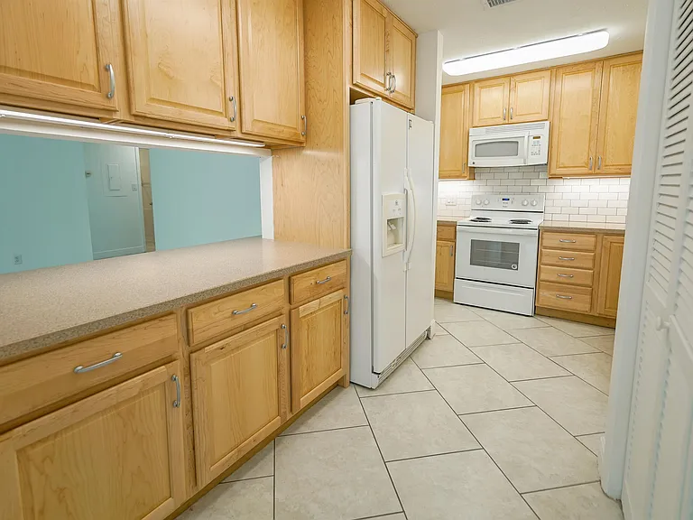251 S Villas Ct #A — Photo 7