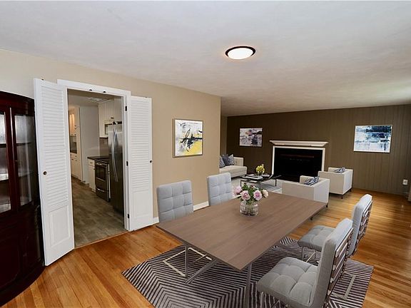 4th image of 402 Brampton Dr