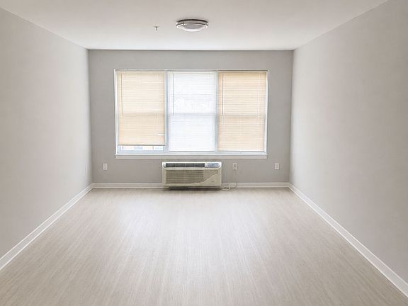 4th image of 203 12th Ave #2