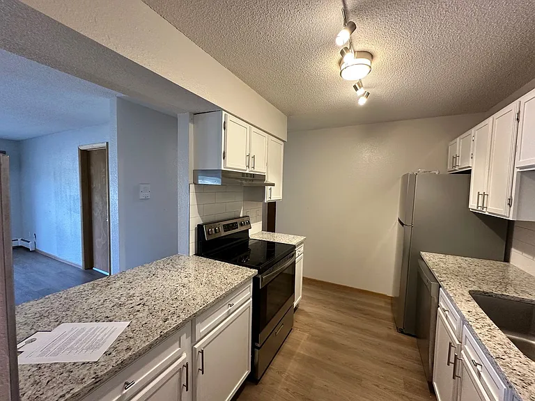 Ashwood Birchwood Apartments — Photo 33