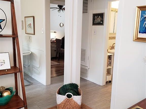 5th image of 4805 Avenue G #A