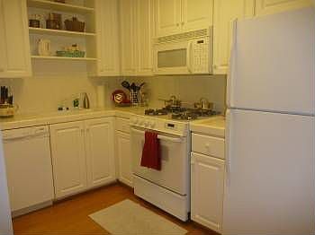 5th image of 358 Dunsmuir Ter Unit 2