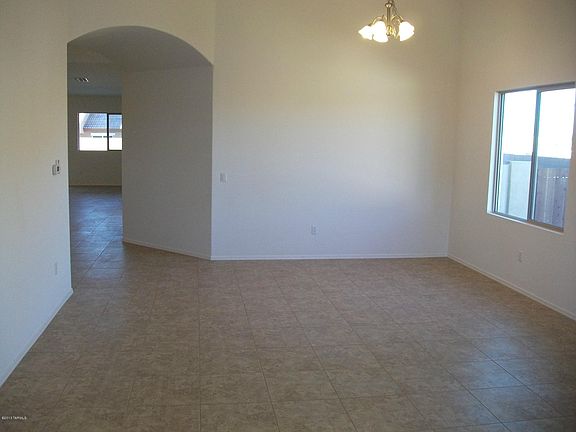 2nd image of 220 W Calle Las Tunas W