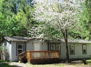 4424 Azalea Dr, Grants Pass, OR 97526
