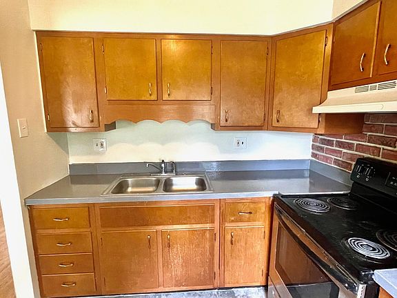 5th image of 7579 Hazelcrest Dr APT H