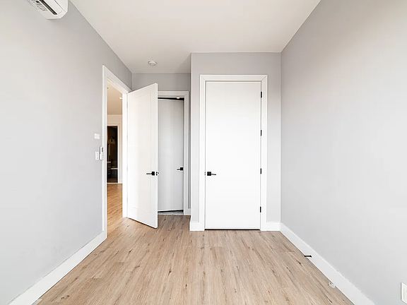 3rd image of 435 Dekalb Ave #4