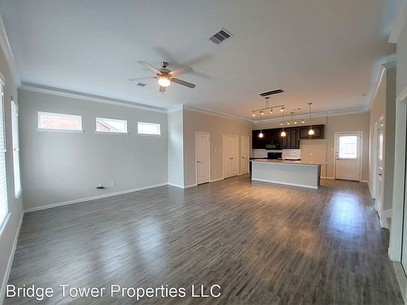 3rd image of 3226 Cloud Crest Ln