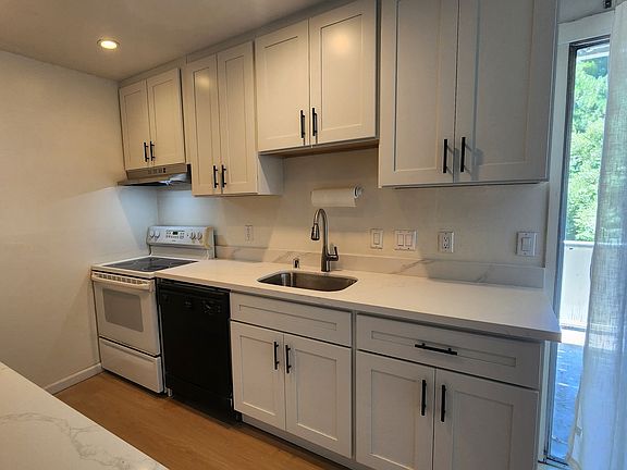 4th image of 67 Brookwood Rd APT 1