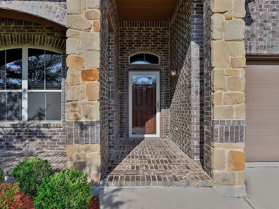 1st image of 3016 Maple Creek Dr