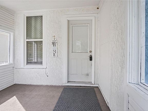 3rd image of 805 Price Blvd