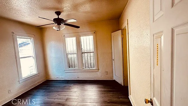 2 bed, 720 sqft, $2,500 — Photo 2