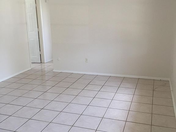 5th image of 314 S Venice Blvd