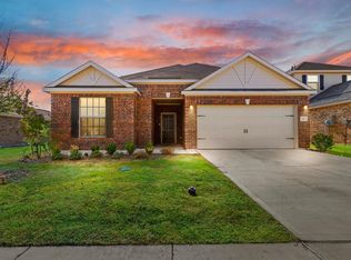 110 Magnolia Dr, Sanger, TX 76266