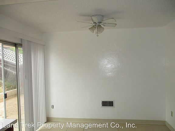 5th image of 320 Hillside Ct