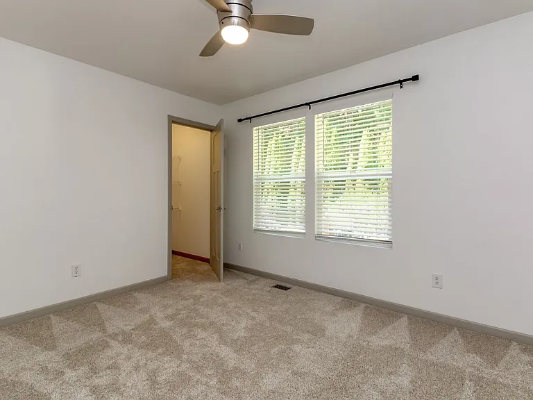 1661 Jensen Ave — Photo 26