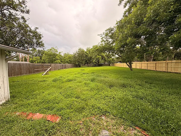120 Texas Ave — Photo 10